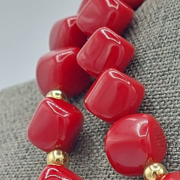 Red Beaded Necklace Resin Gold Toned Separator Beads Hidden Barrel Clasp 28" - Picture 6 of 8